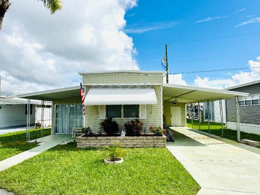 Winter Haven, FL Mobile Home for Sale located at 91 Orange Manor Drive Orange Manor East